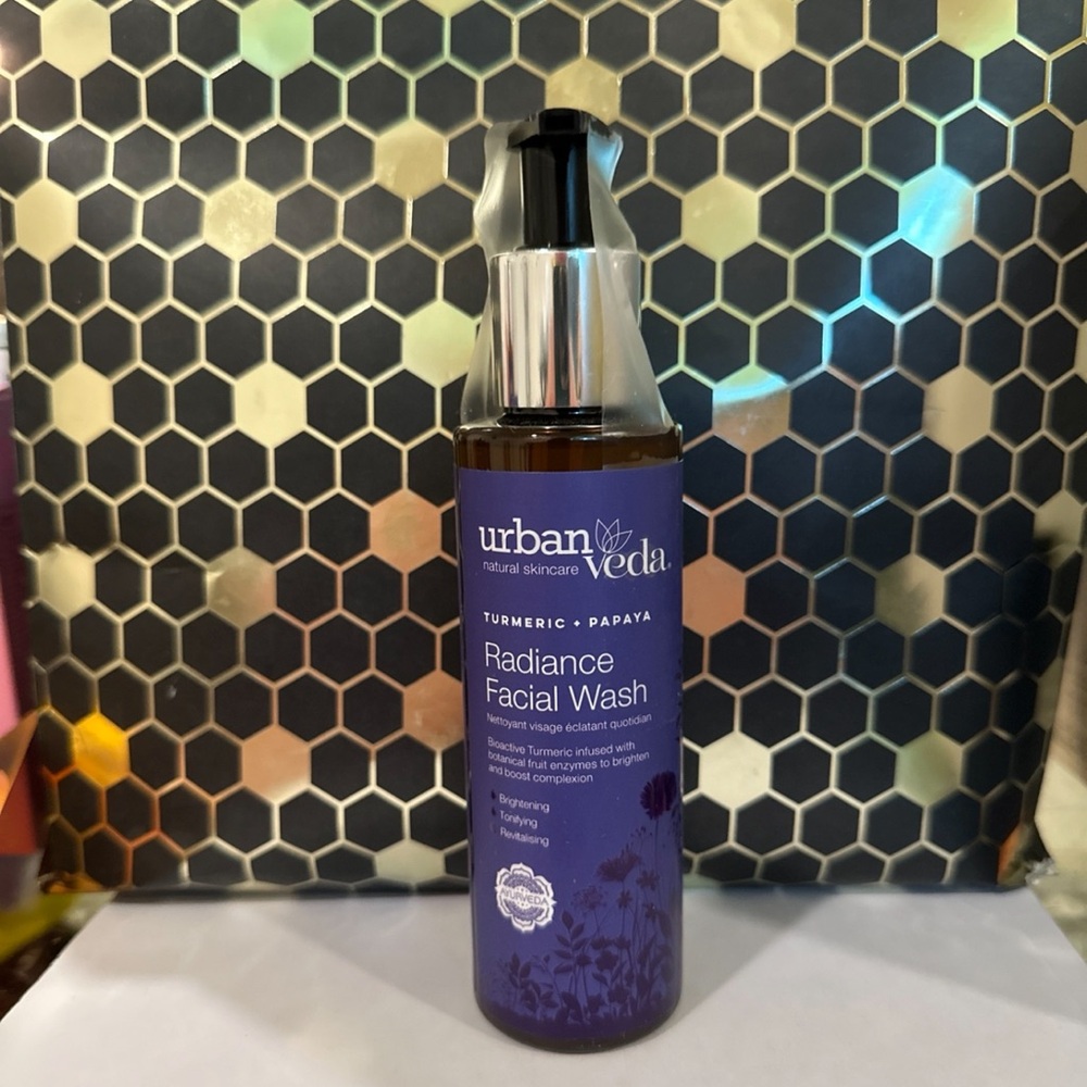 Urban Veda radiance face wash